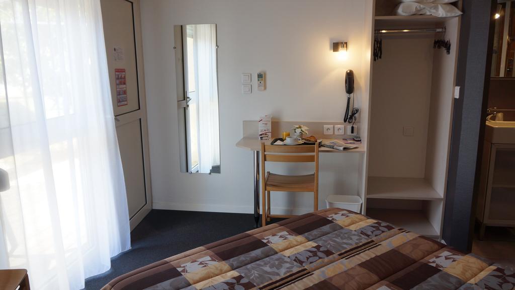 Charme Hotel En Beaujolais Belleville-sur-Saône الغرفة الصورة